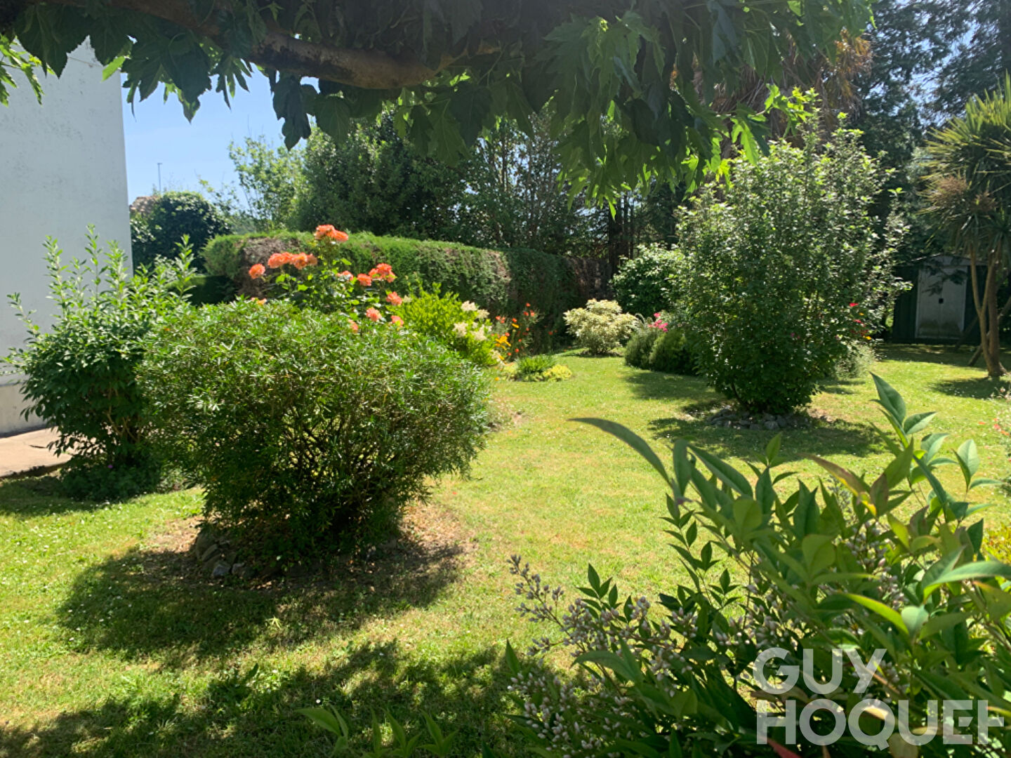 Appartement  3 pièces sur 2 niveaux avec jardin et place de parking