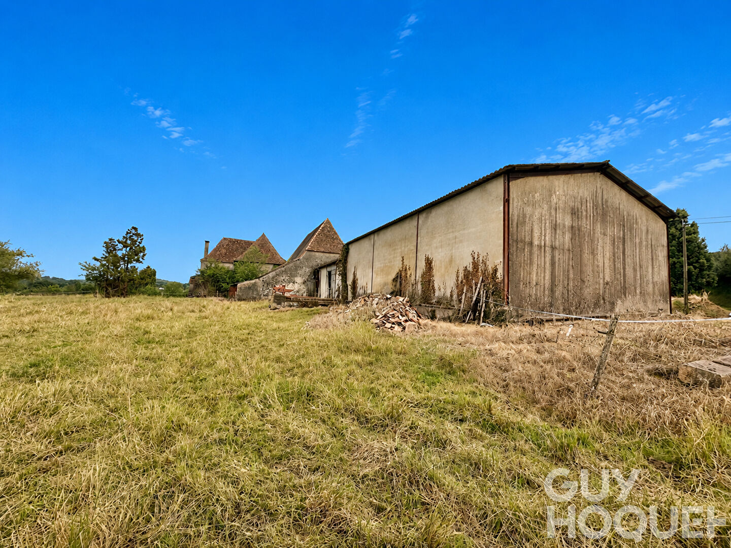Ensemble immobilier avec grange et bâtiment agricole proche d'ORTHEZ