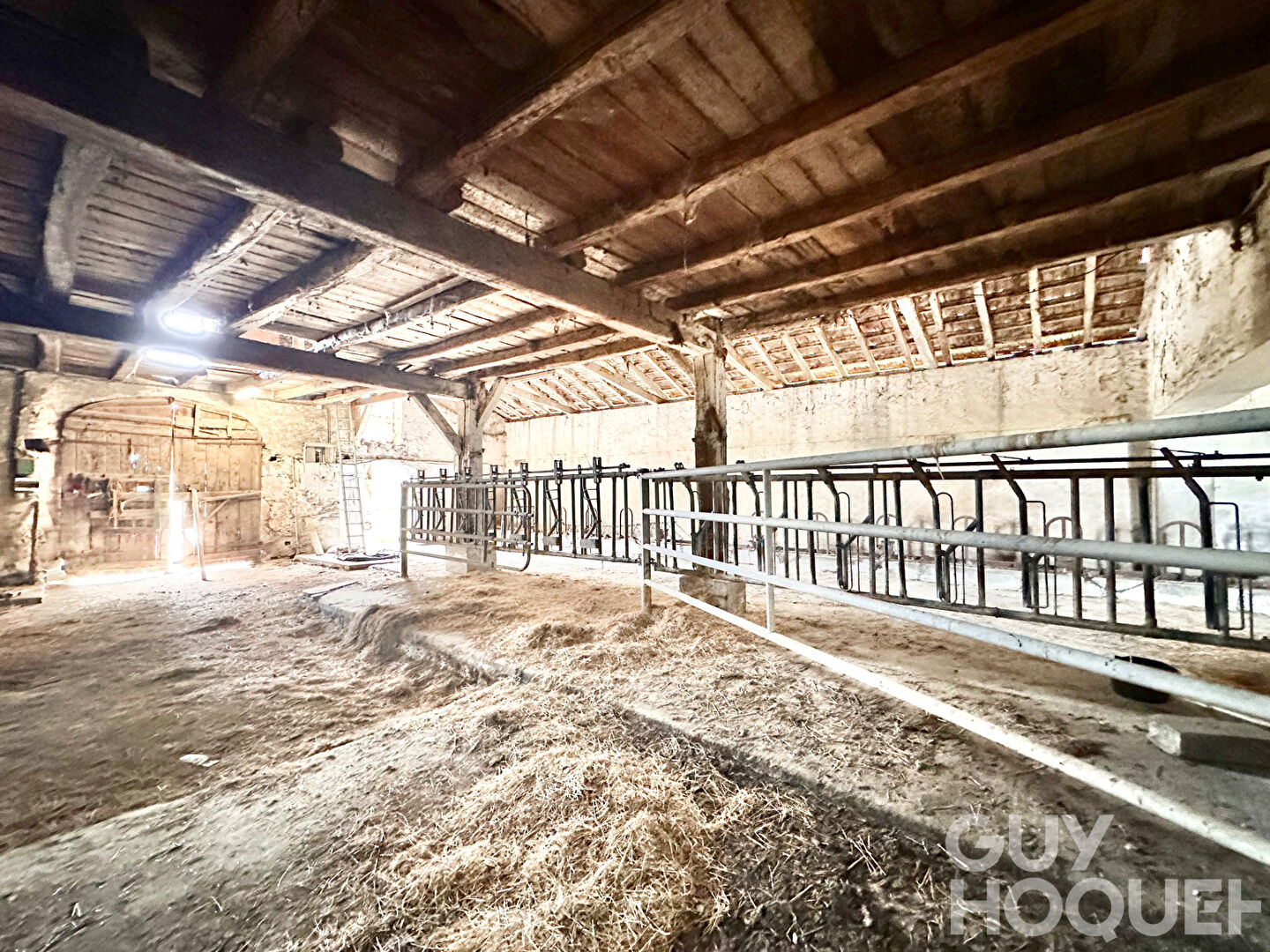 Ensemble immobilier avec grange et bâtiment agricole proche d'ORTHEZ