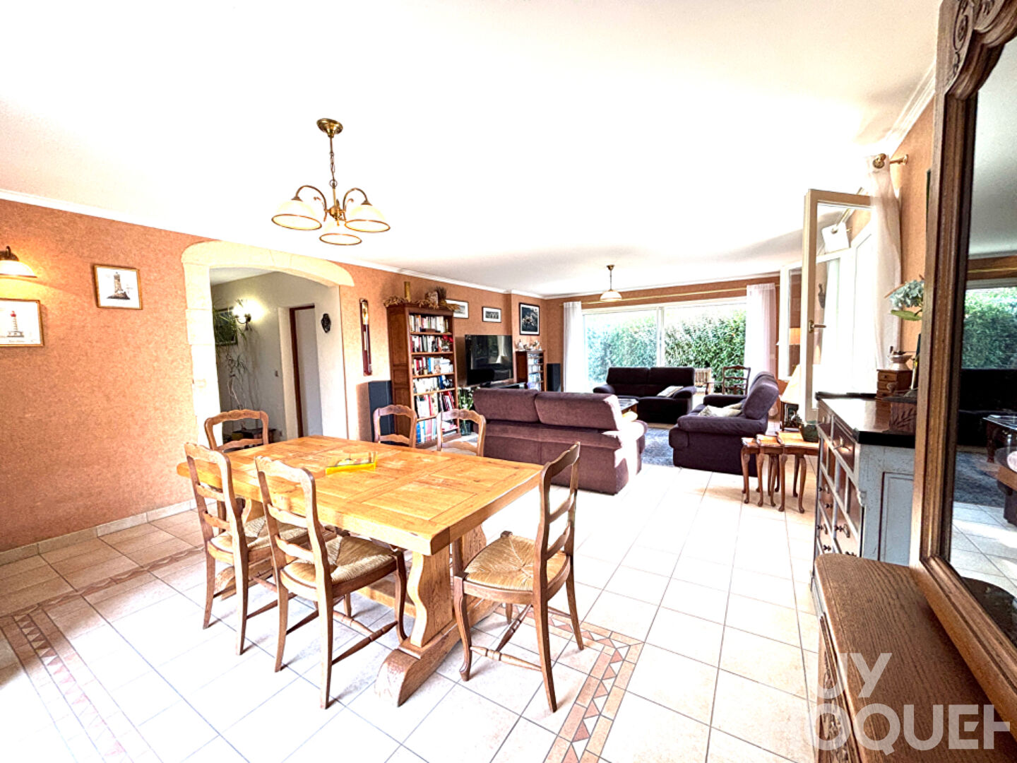 Belle maison familiale de 200m2 avec 5 chambres et double garage