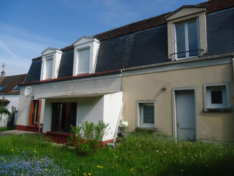 FEROLLES ATTILLY  : F3 avec jardin150m²