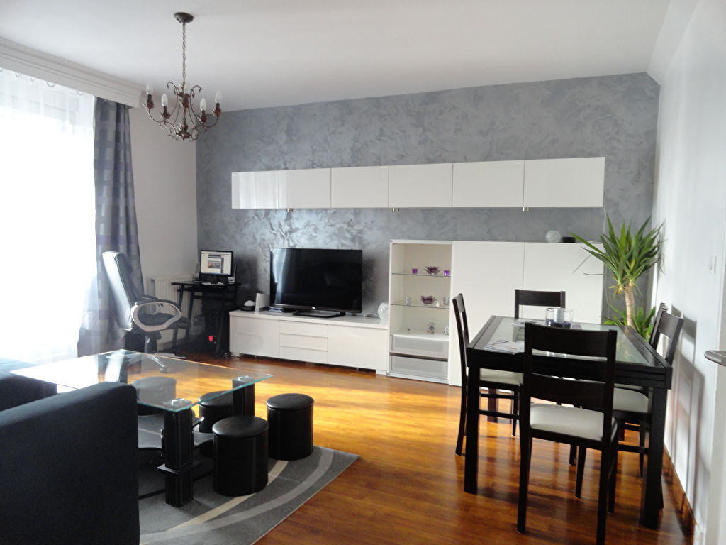 GUIGNES : LUMINOSITE ET VOLUMES