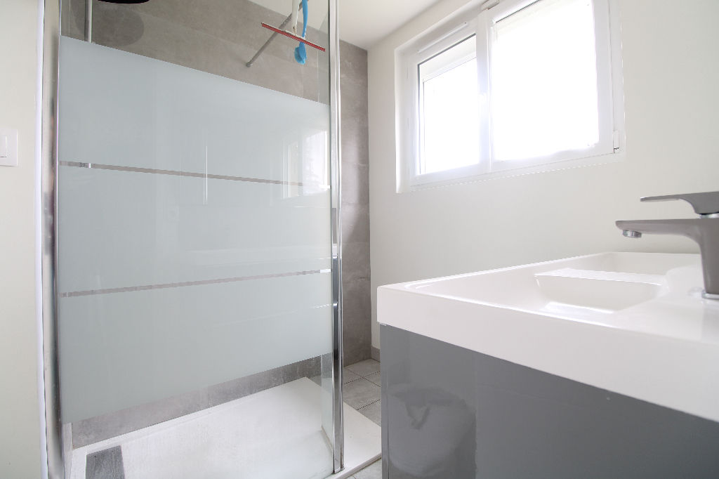 À vendre à SOLERS maison 5 pièces