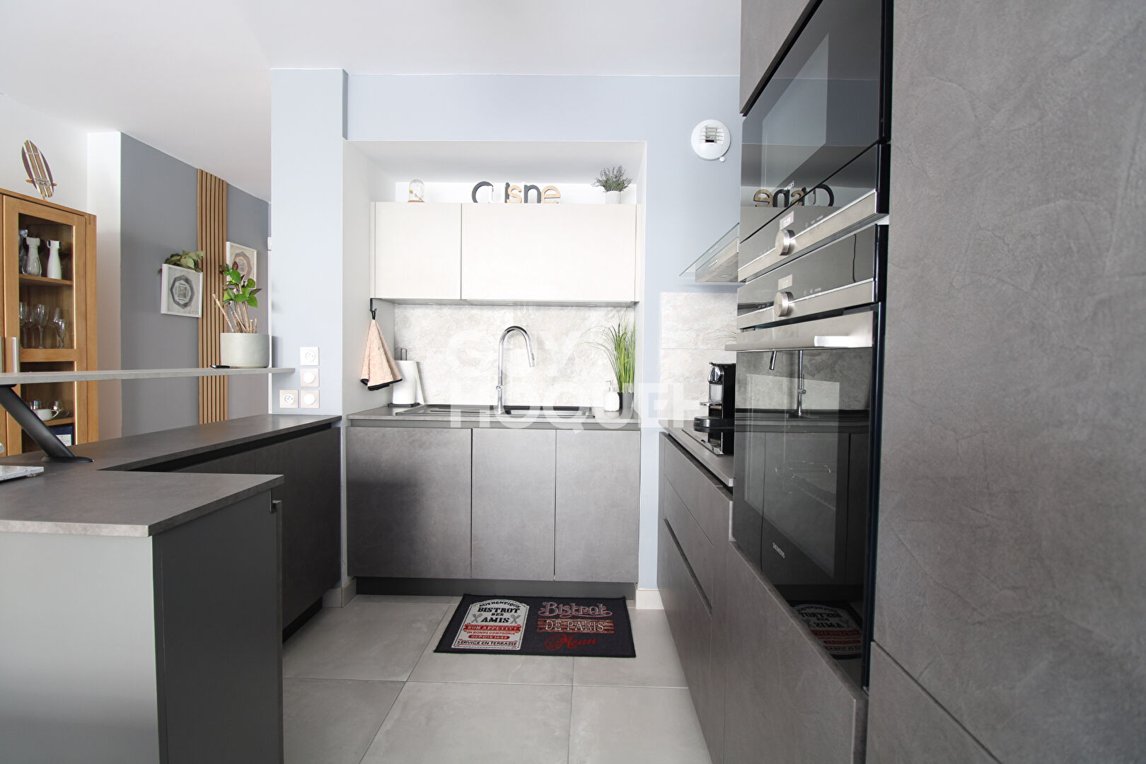 Magnifique F4 proche commerces