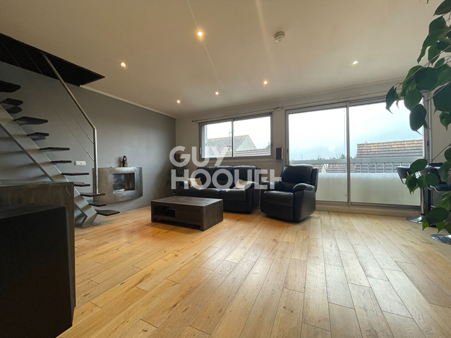 DUPLEX CENTRE VILLE OZOIR