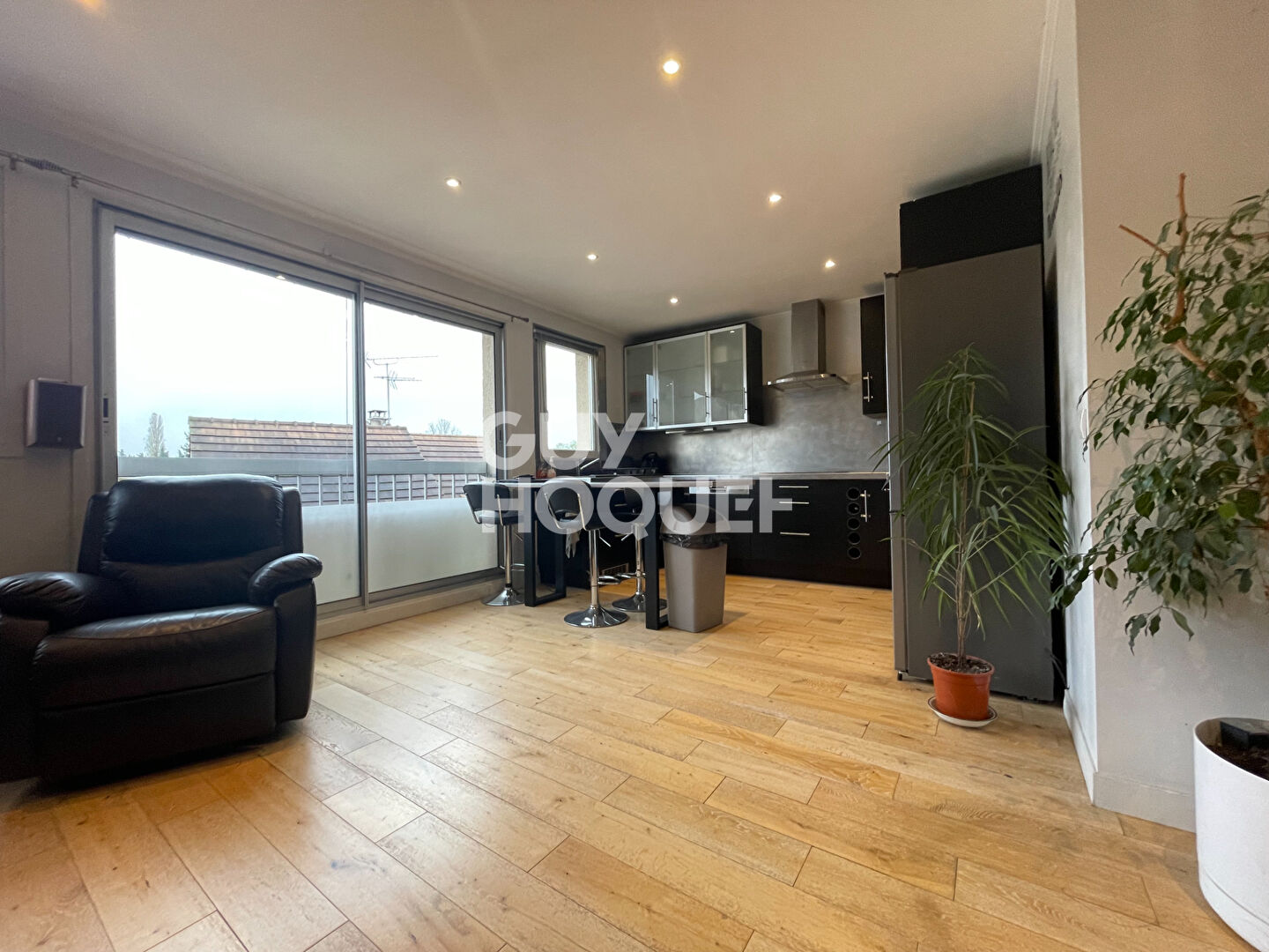 DUPLEX CENTRE VILLE OZOIR