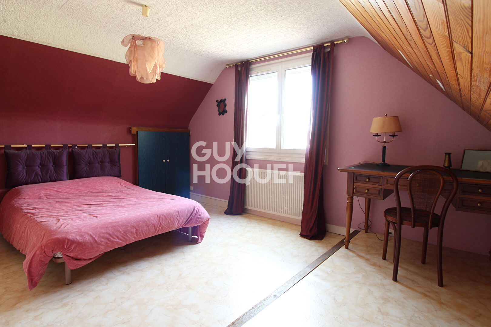 À VENDRE  Charmante maison avec dépendance à Verneuil-l'Étang