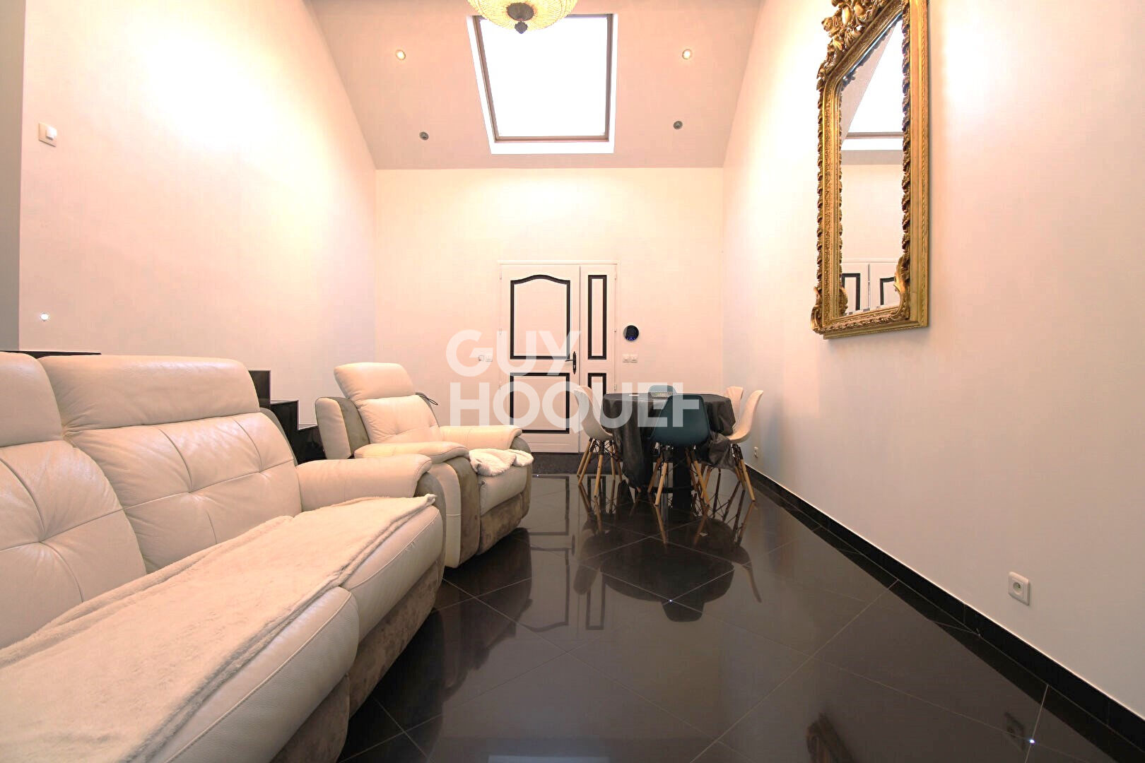 PROCHE BRIE COMTE ROBERT