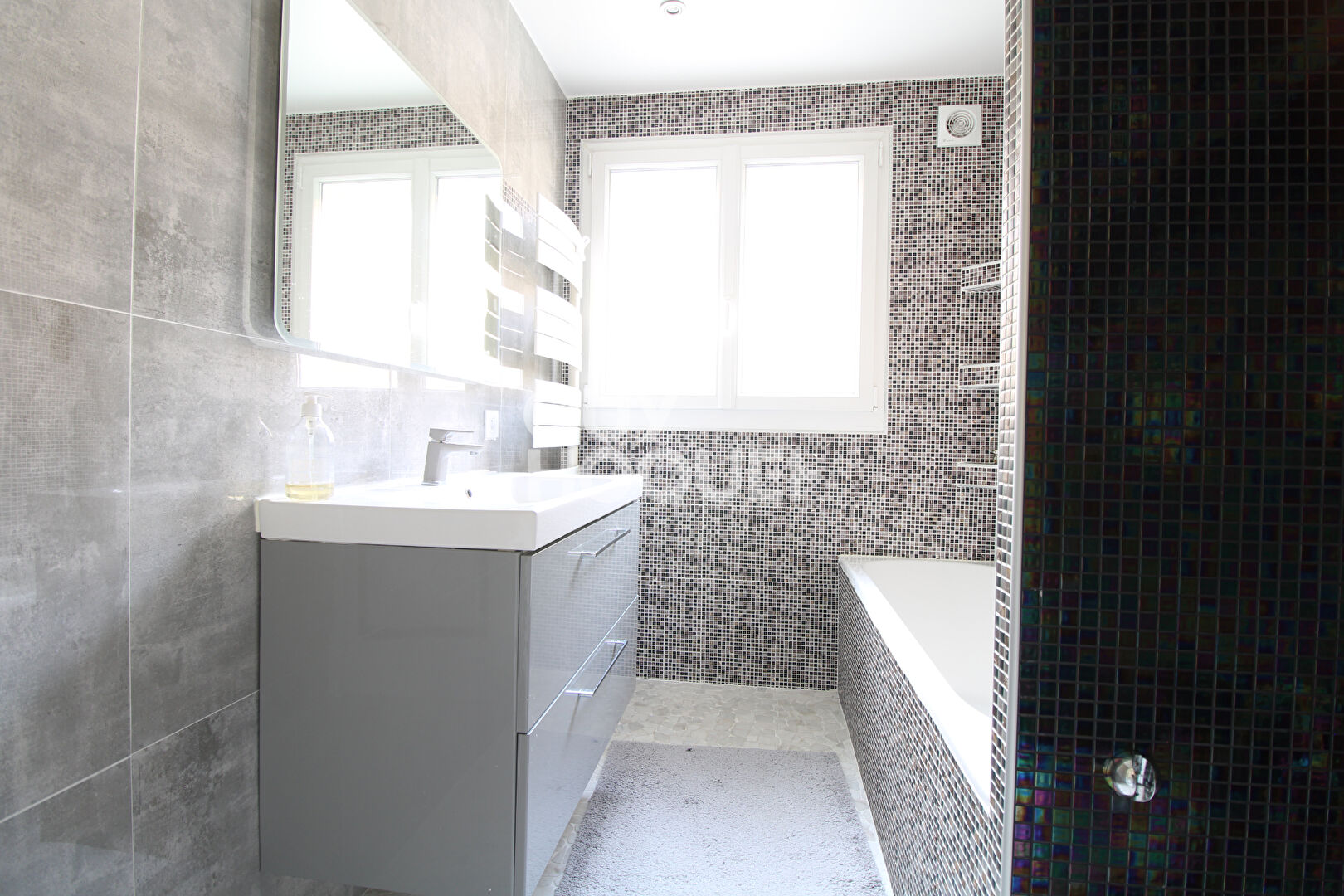 PROCHE BRIE COMTE ROBERT