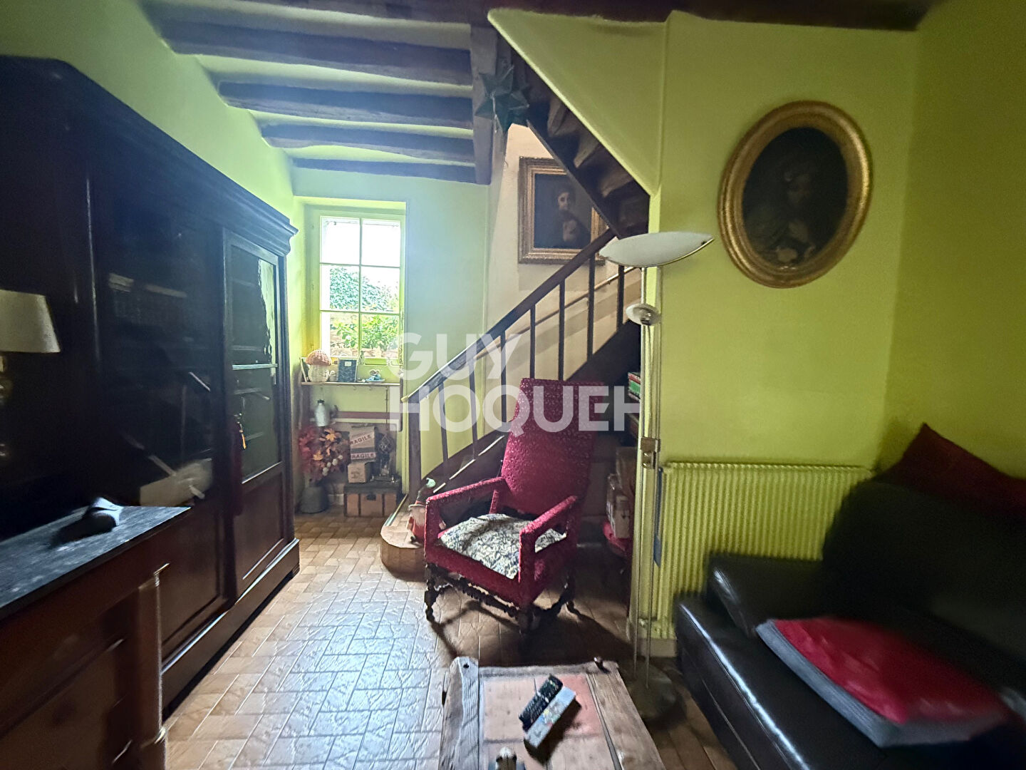 DEMEURE AVEC NOMBREUSES DEPENDANCES