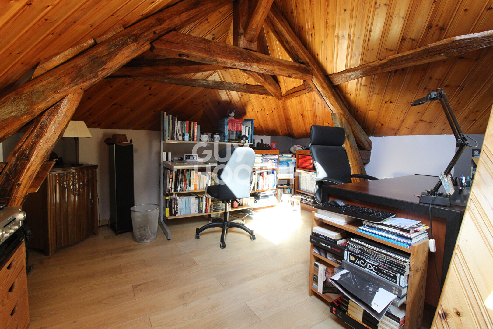 À vendre Belle meulière à Verneuil-l'Étang