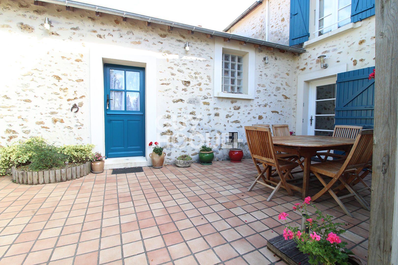 À vendre Belle meulière à Verneuil-l'Étang