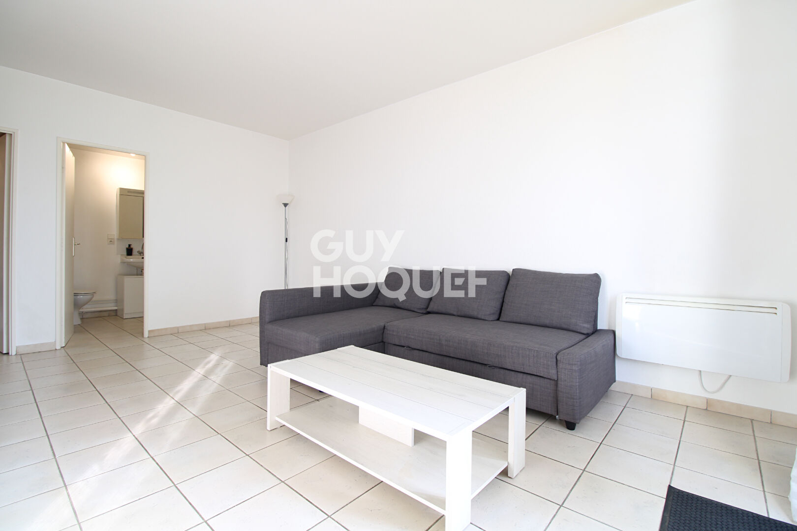 PROCHE COUBERT - APPARTEMENT F2 MEUBLE - Rez de Jardin