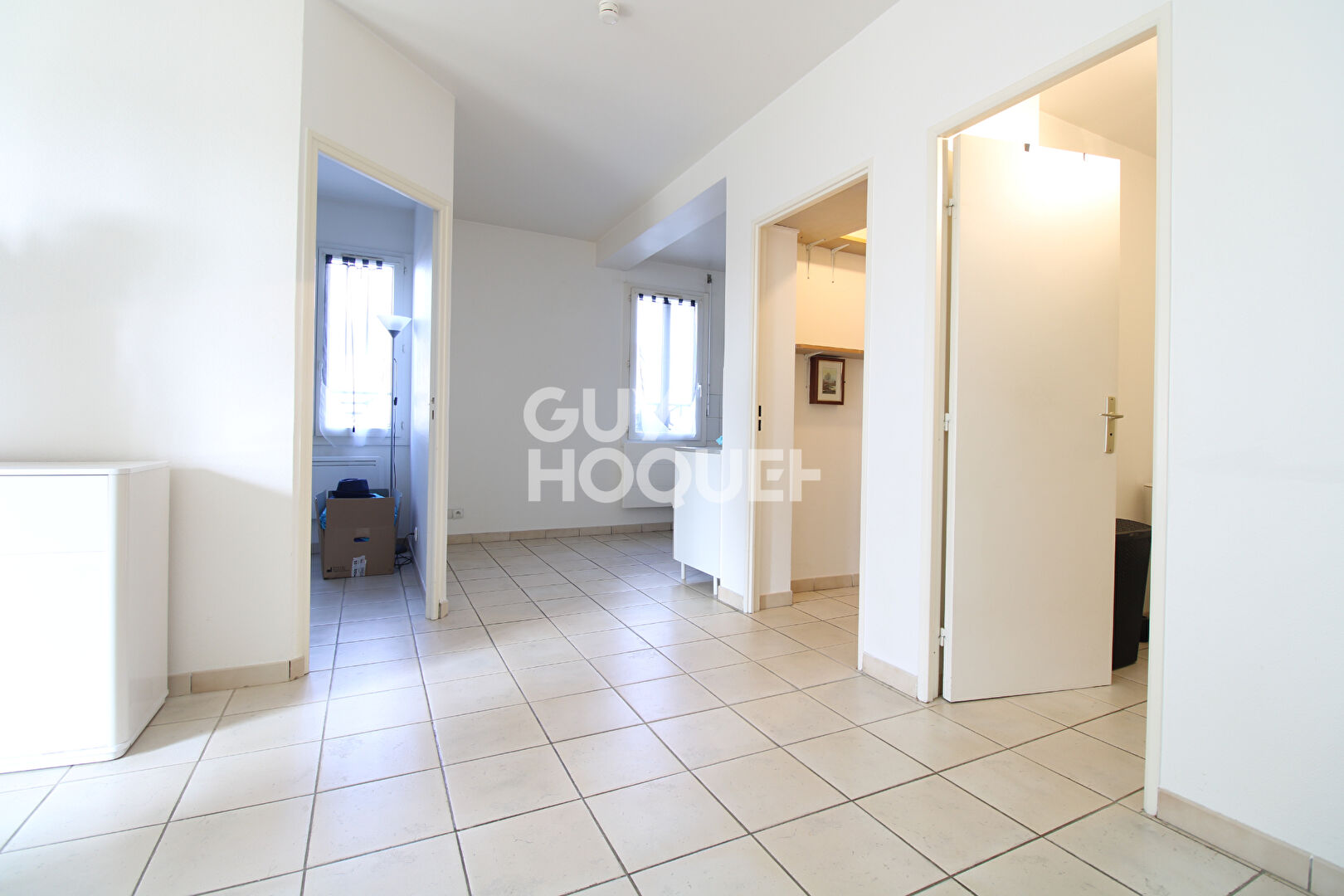 PROCHE COUBERT - APPARTEMENT F2 MEUBLE - Rez de Jardin