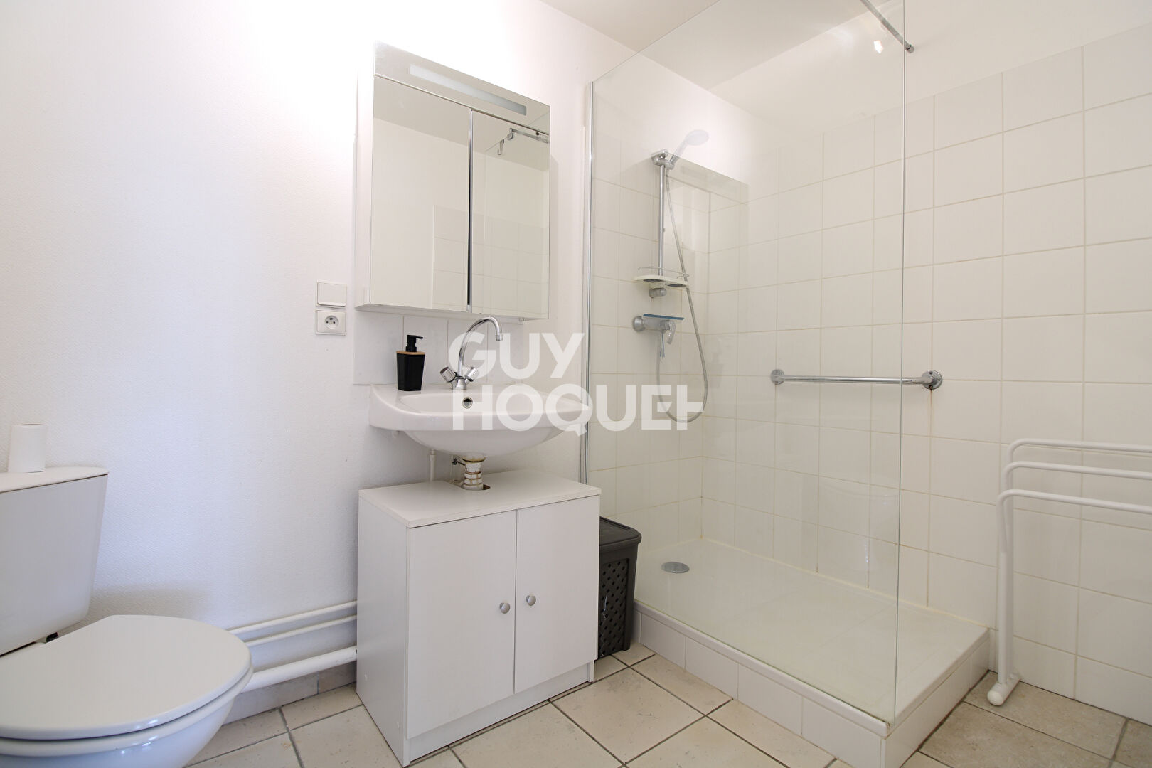 PROCHE COUBERT - APPARTEMENT F2 MEUBLE - Rez de Jardin
