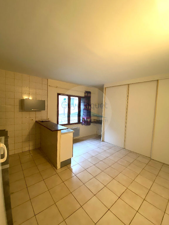 STUDIO CENTRE VILLE GUIGNES