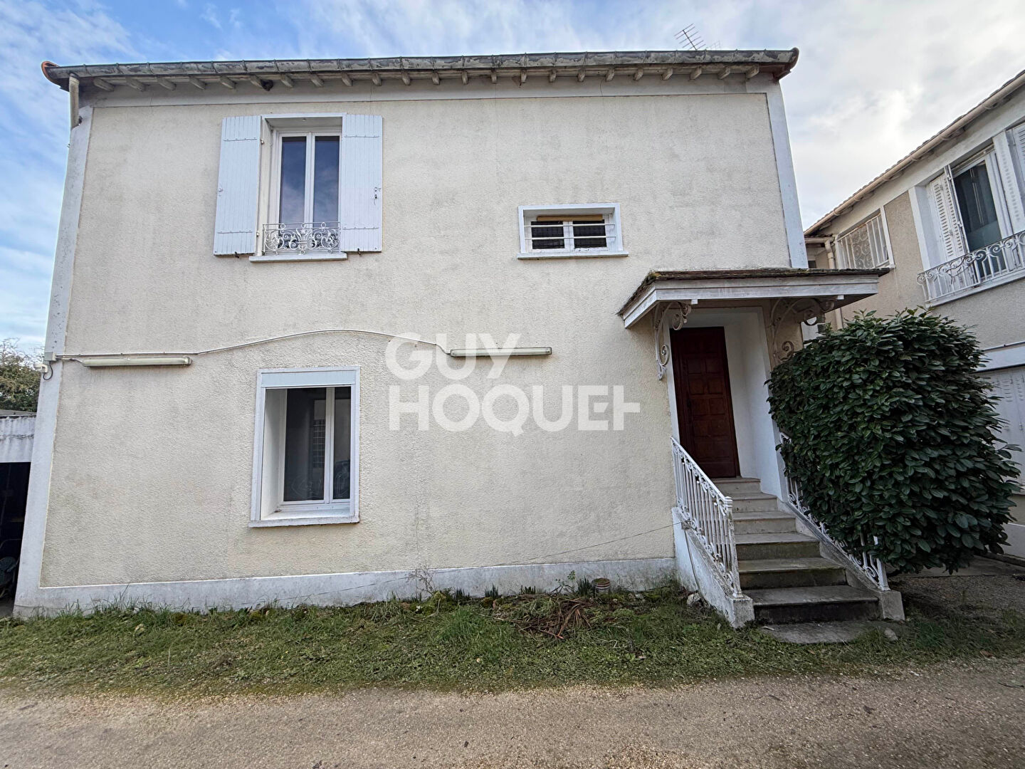 Vaste F3 SOIGNOLLES CENTRE avec parkings