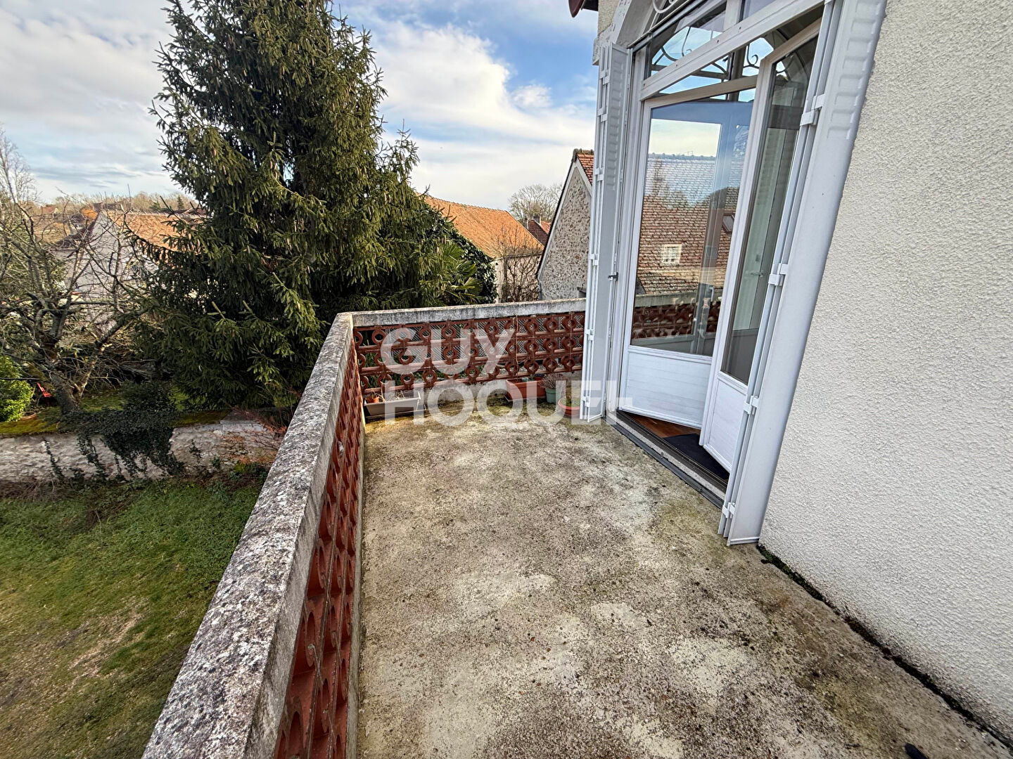 Vaste F3 SOIGNOLLES CENTRE avec parkings