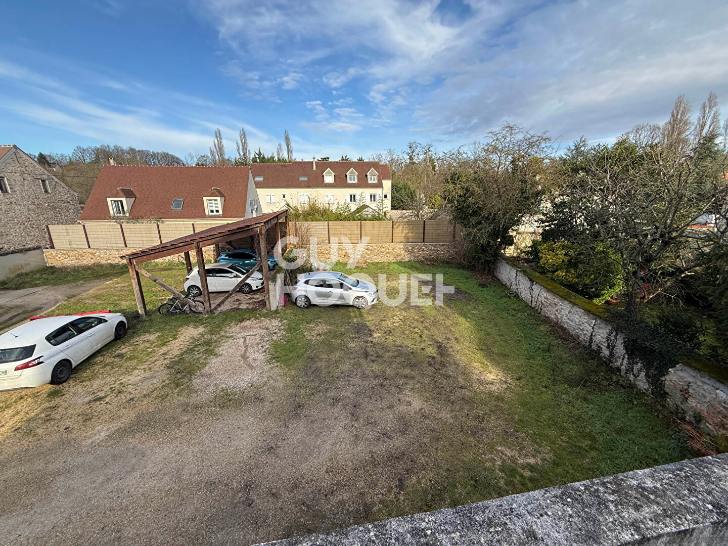 Vaste F3 SOIGNOLLES CENTRE avec parkings