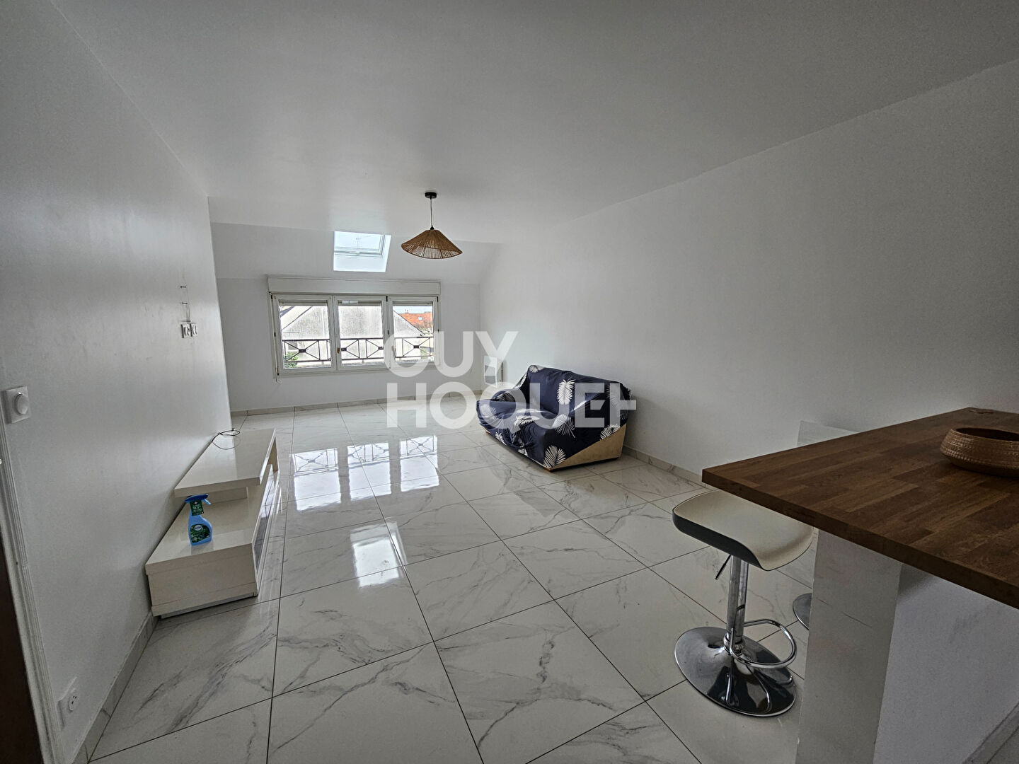 F2 meublé Champdeuil