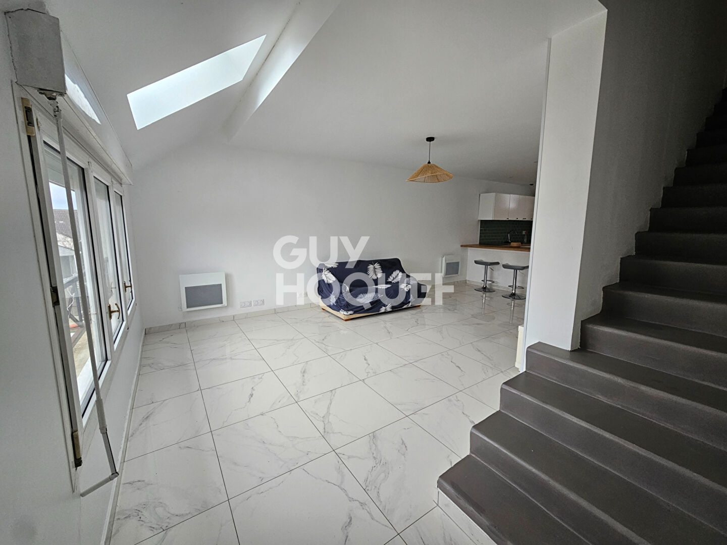 F2 meublé Champdeuil