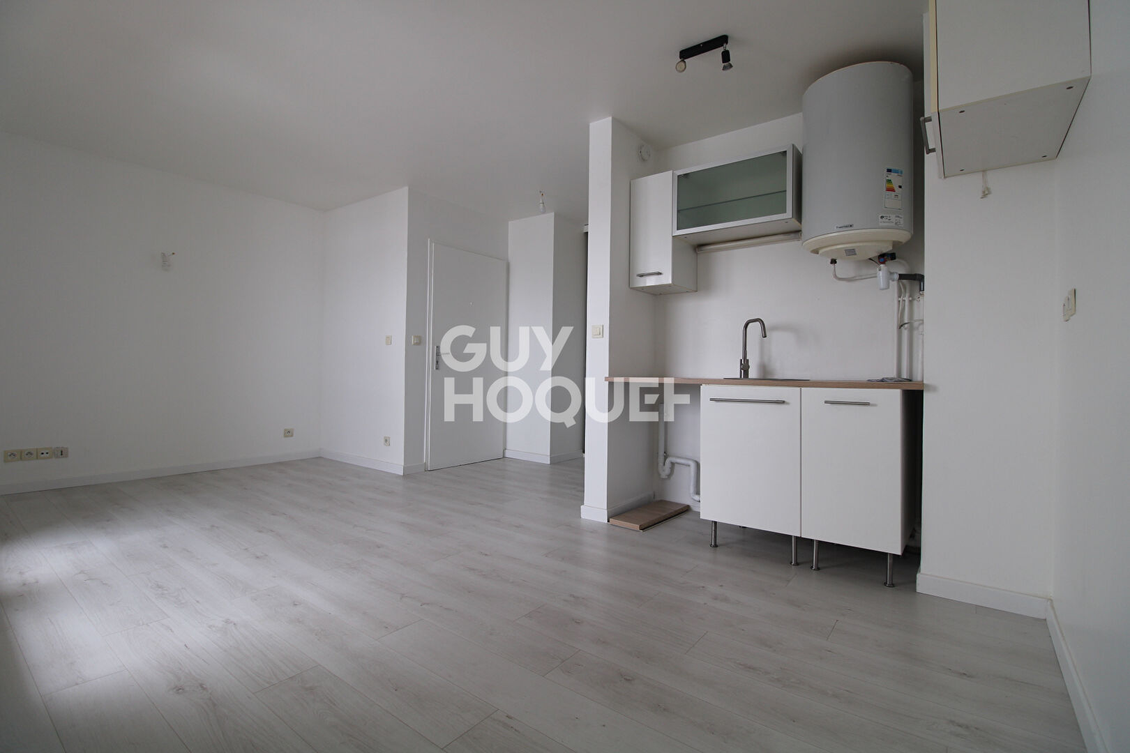 Appartement Brie Comte Robert 26.15 m2 avec un balcon et stationnement