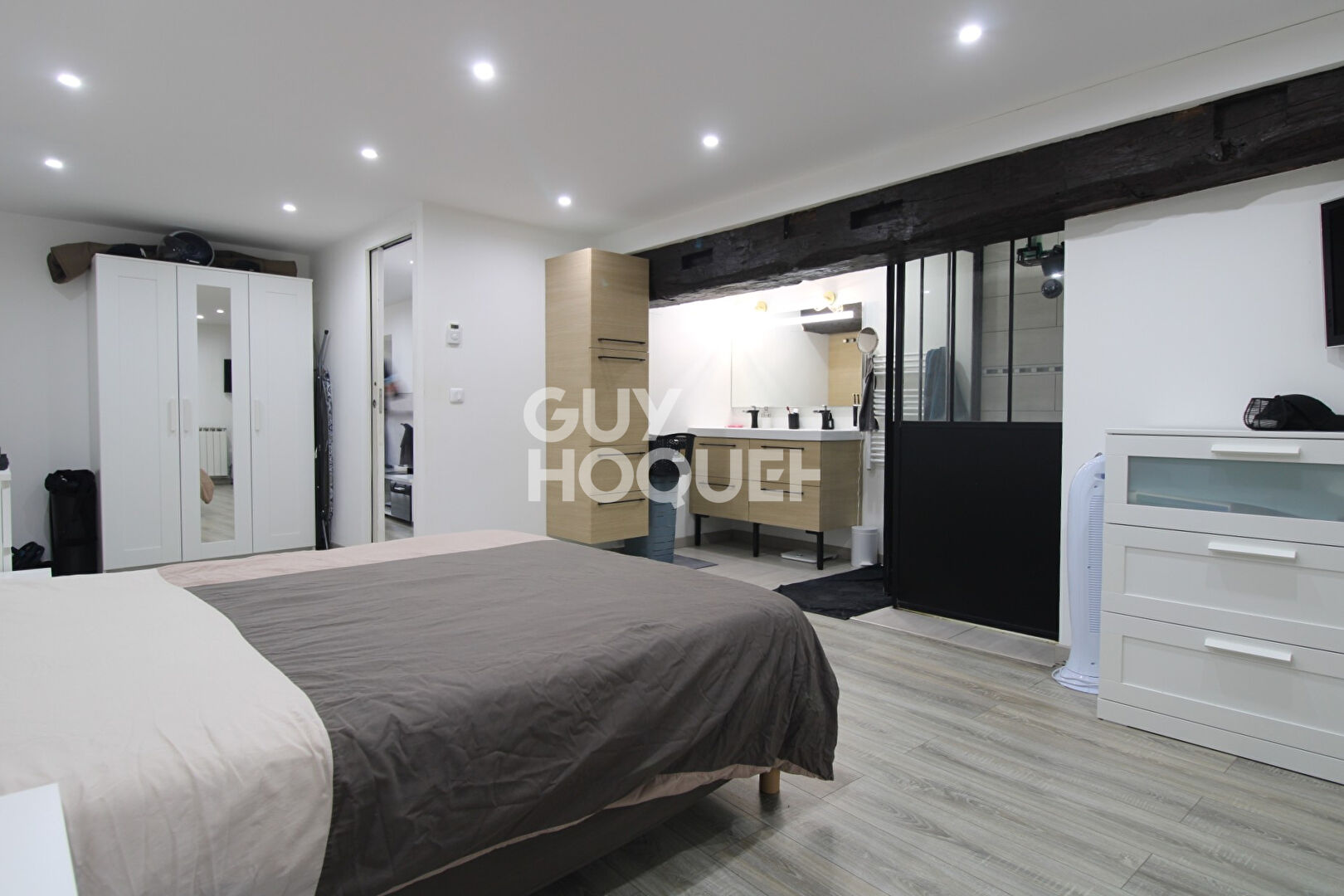 SOIGNOLLES EN BRIE - 7 pièces - 211m²