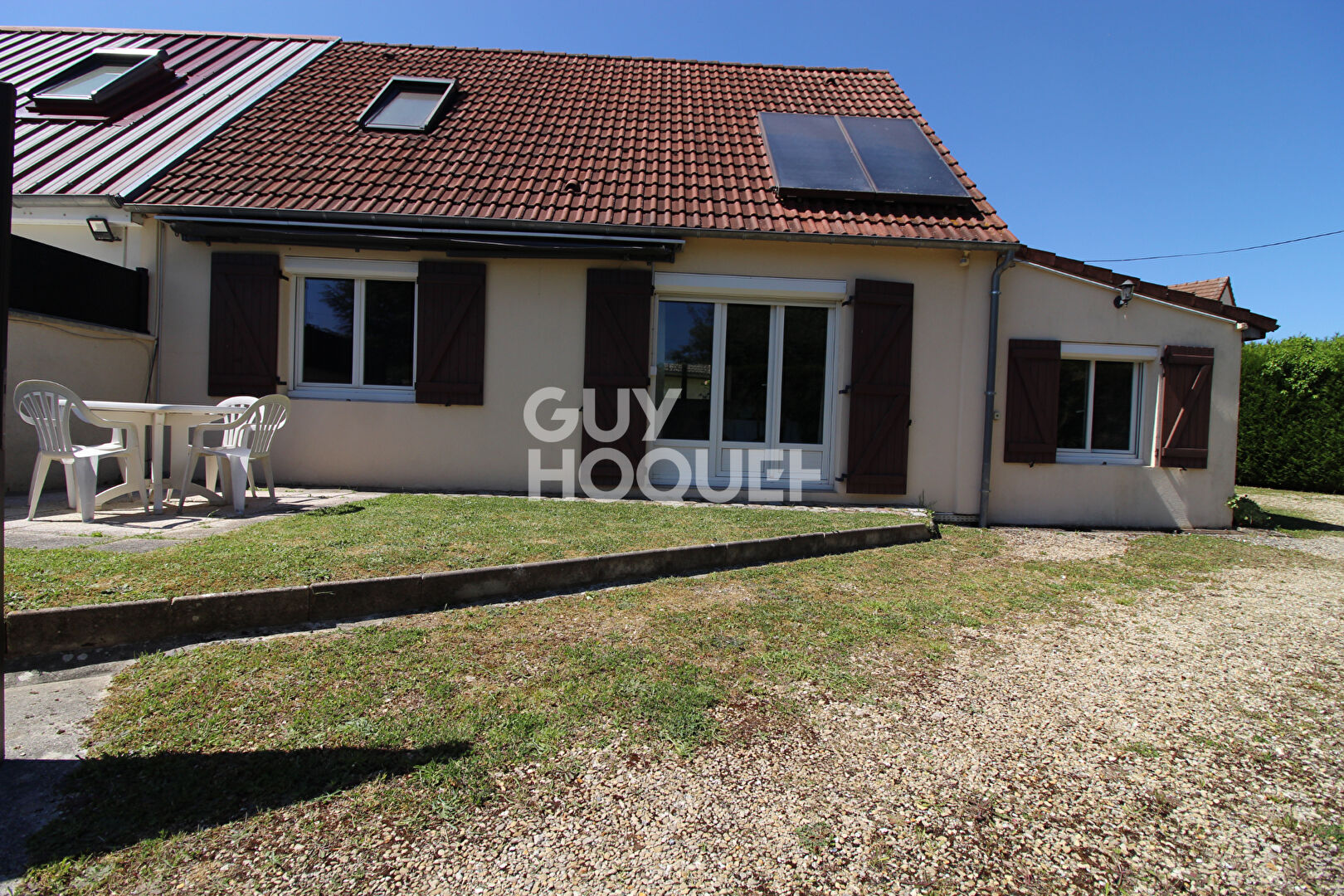 À VENDRE  Charmante maison avec dépendance à Verneuil-l'Étang