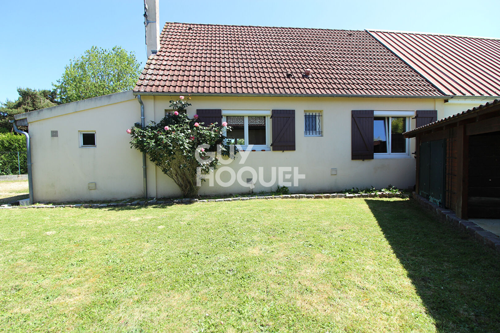 À VENDRE  Charmante maison avec dépendance à Verneuil-l'Étang