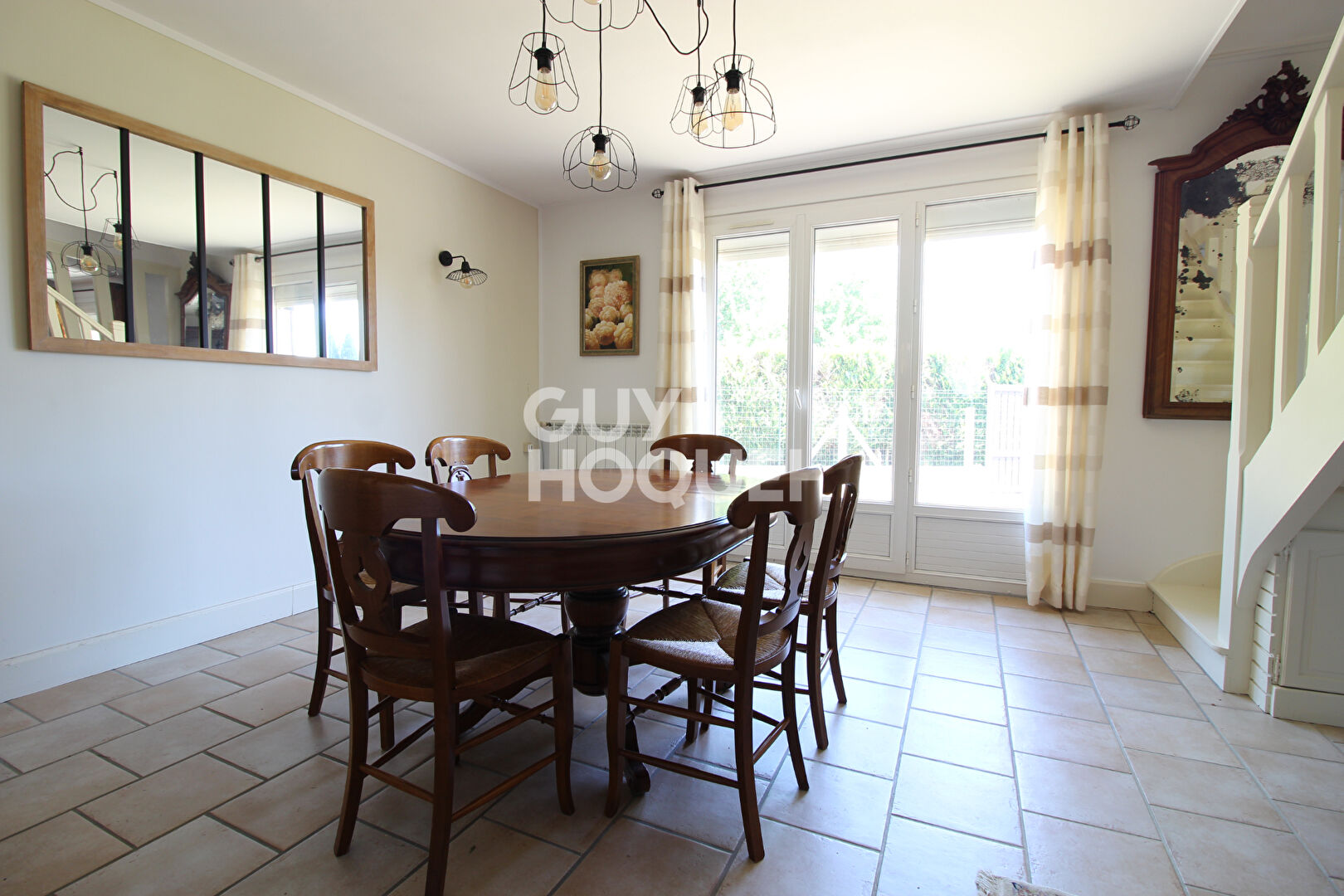 À VENDRE  Charmante maison avec dépendance à Verneuil-l'Étang