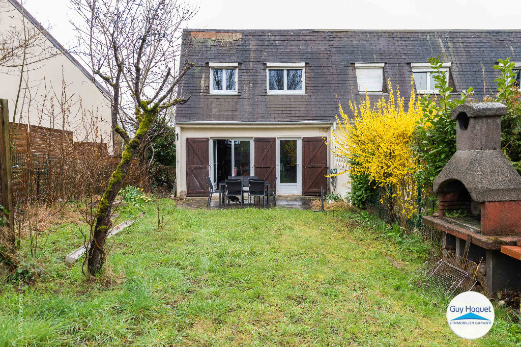 Maison 5 pièces d'une surface habitable de 86,18 m² à vendre à LA QUEUE EN BRIE (94510).