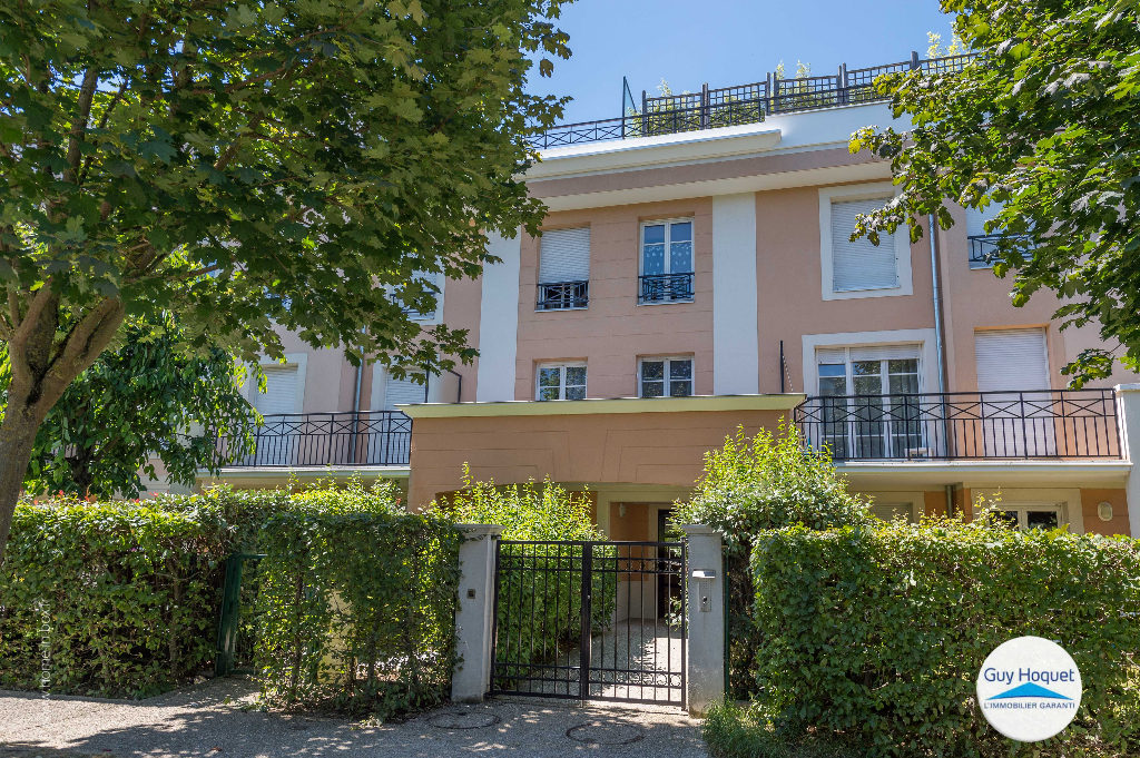 Appartement 1 pièce d'environ 30,6 m² à vendre à EMERAINVILLE (77184).