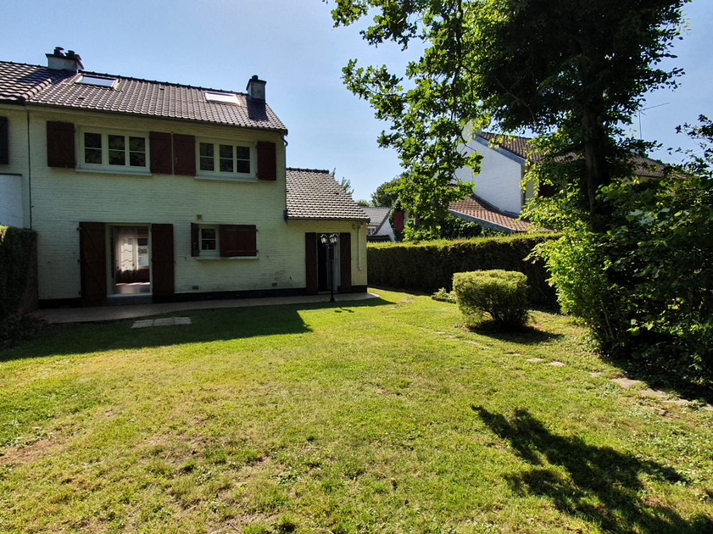 À louer, maison de 97.77 m², 5 pièces à Roissy-En-Brie (77680)