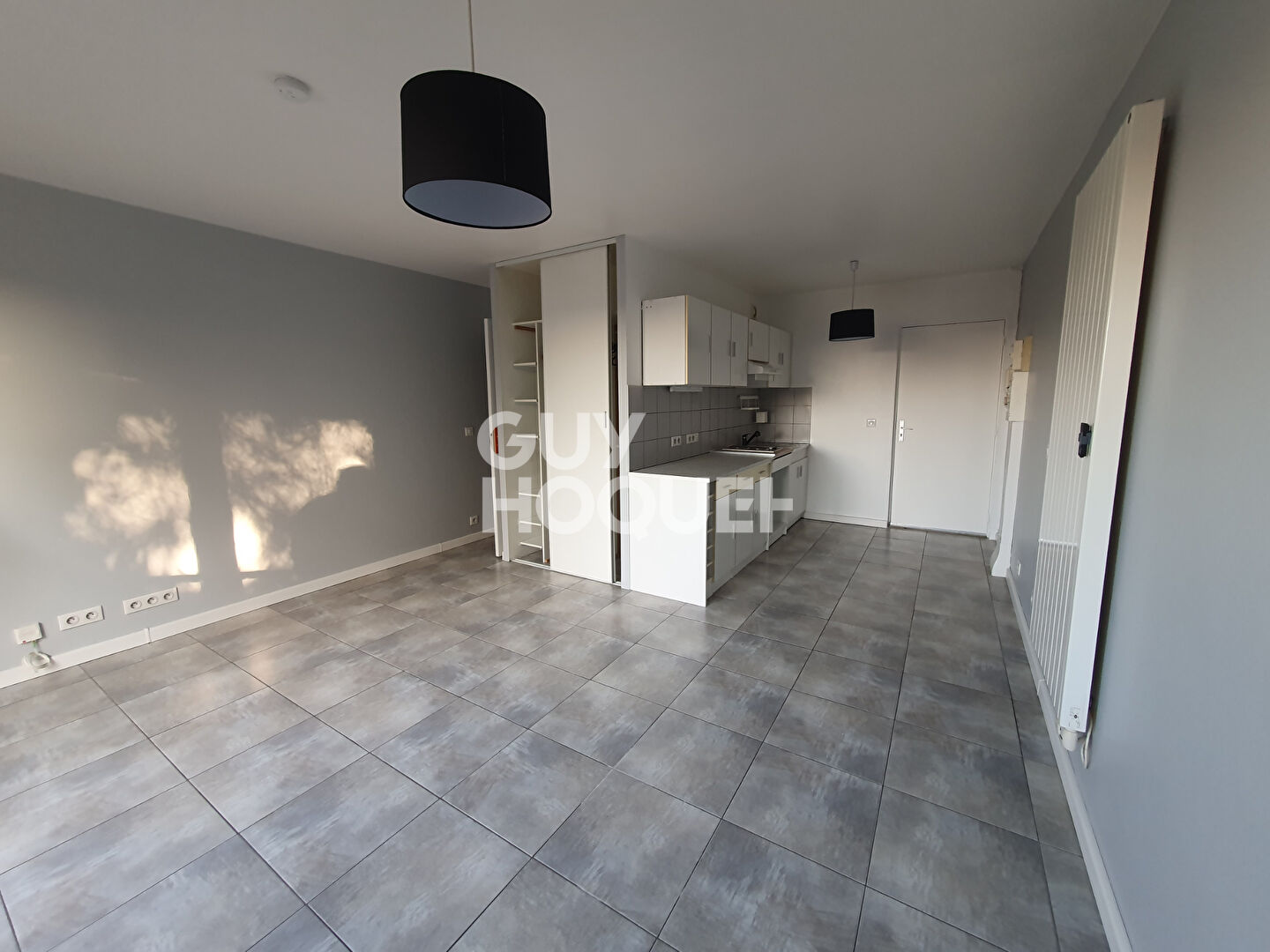 LOCATION : appartement F1 (29 m²) à ROISSY EN BRIE