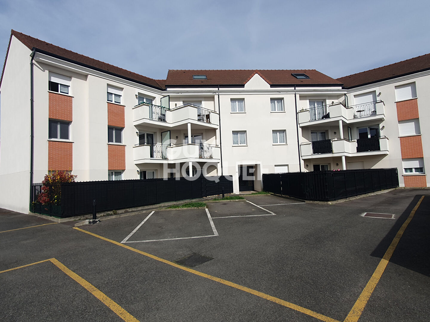ROISSY EN BRIE - CENTRE VILLE : appartement F3 (64 m²) à louer