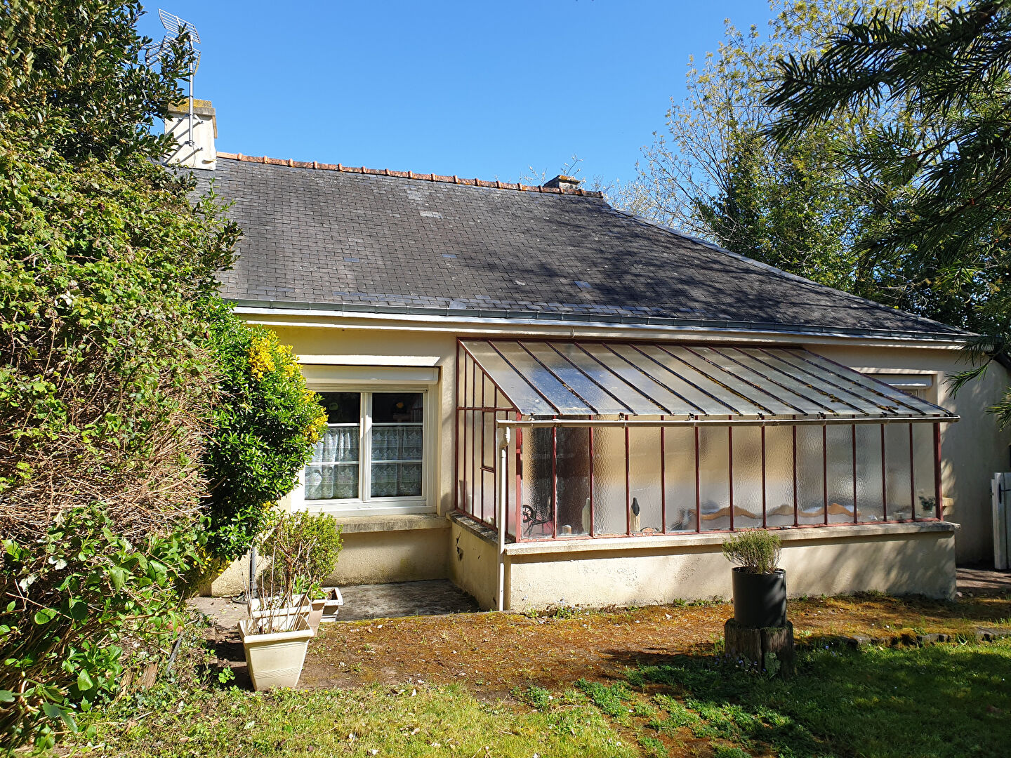 PLUHERLIN : Jolie maison en plein bourg !