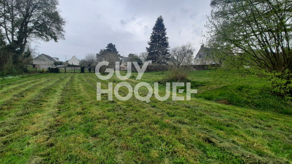 Magnifique terrain au centre de  QUESTEMBERT.
