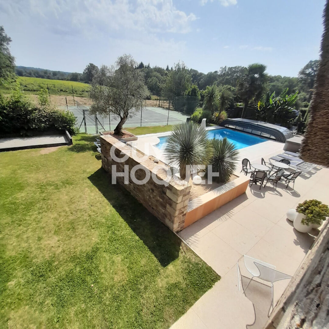 Maison de Prestige à Grand-Champ : Un Écrin de Sérénité