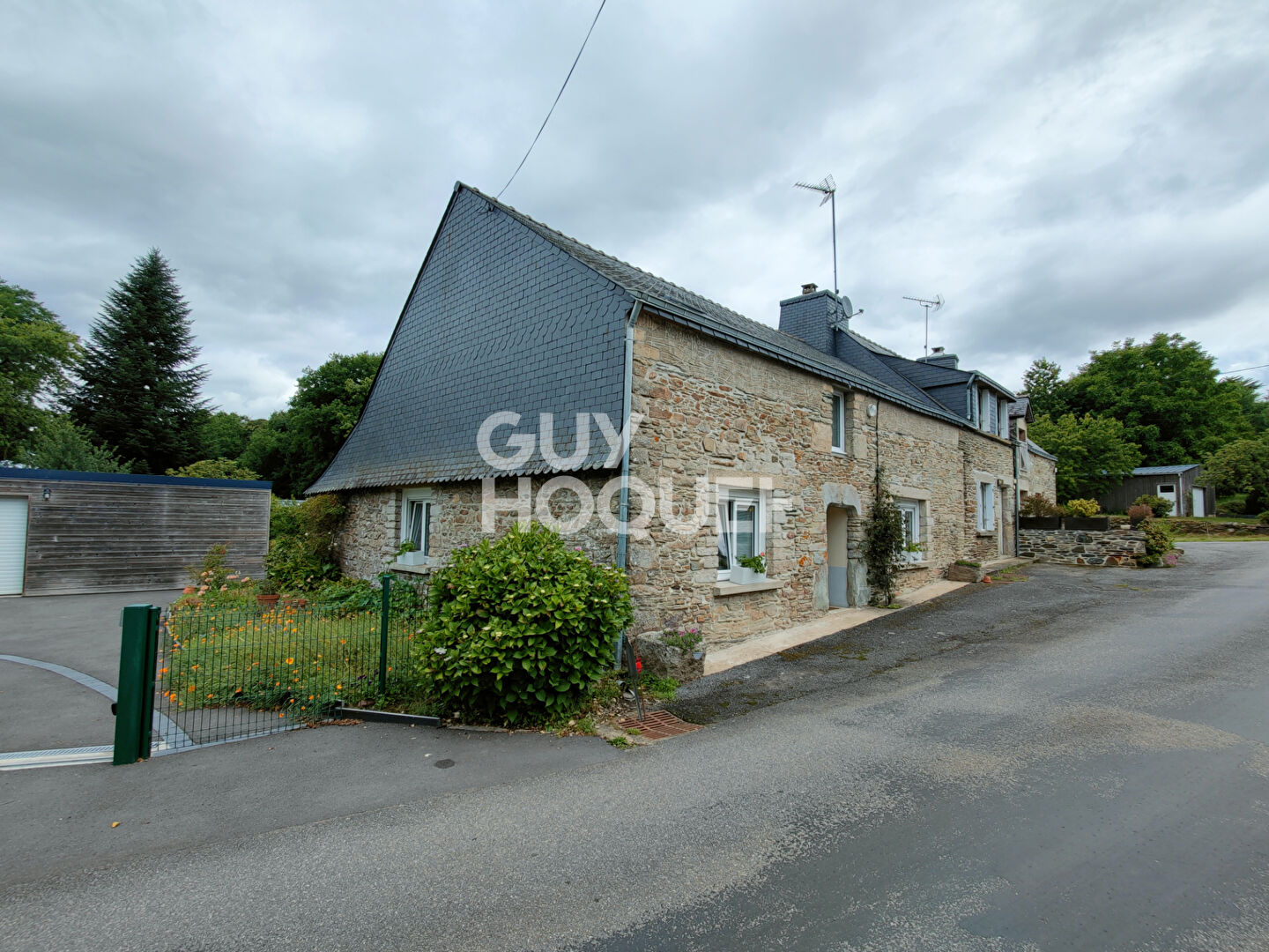 Maison en pierre de 103 m² à Sérent