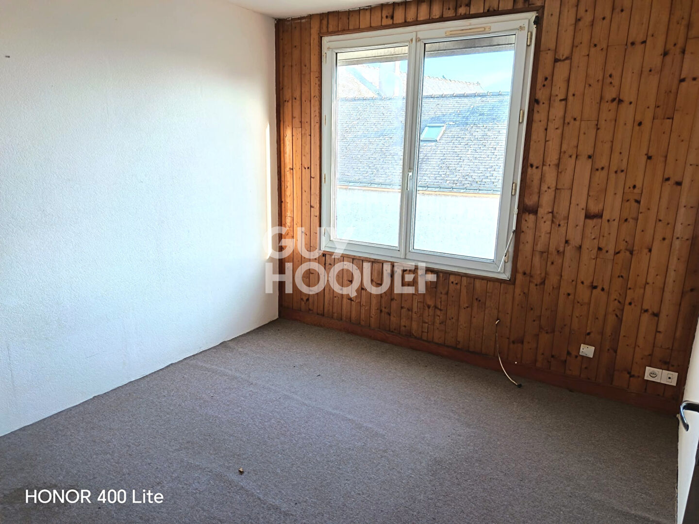 À vendre - local commercial et son logement 4 pièces à Locminé.