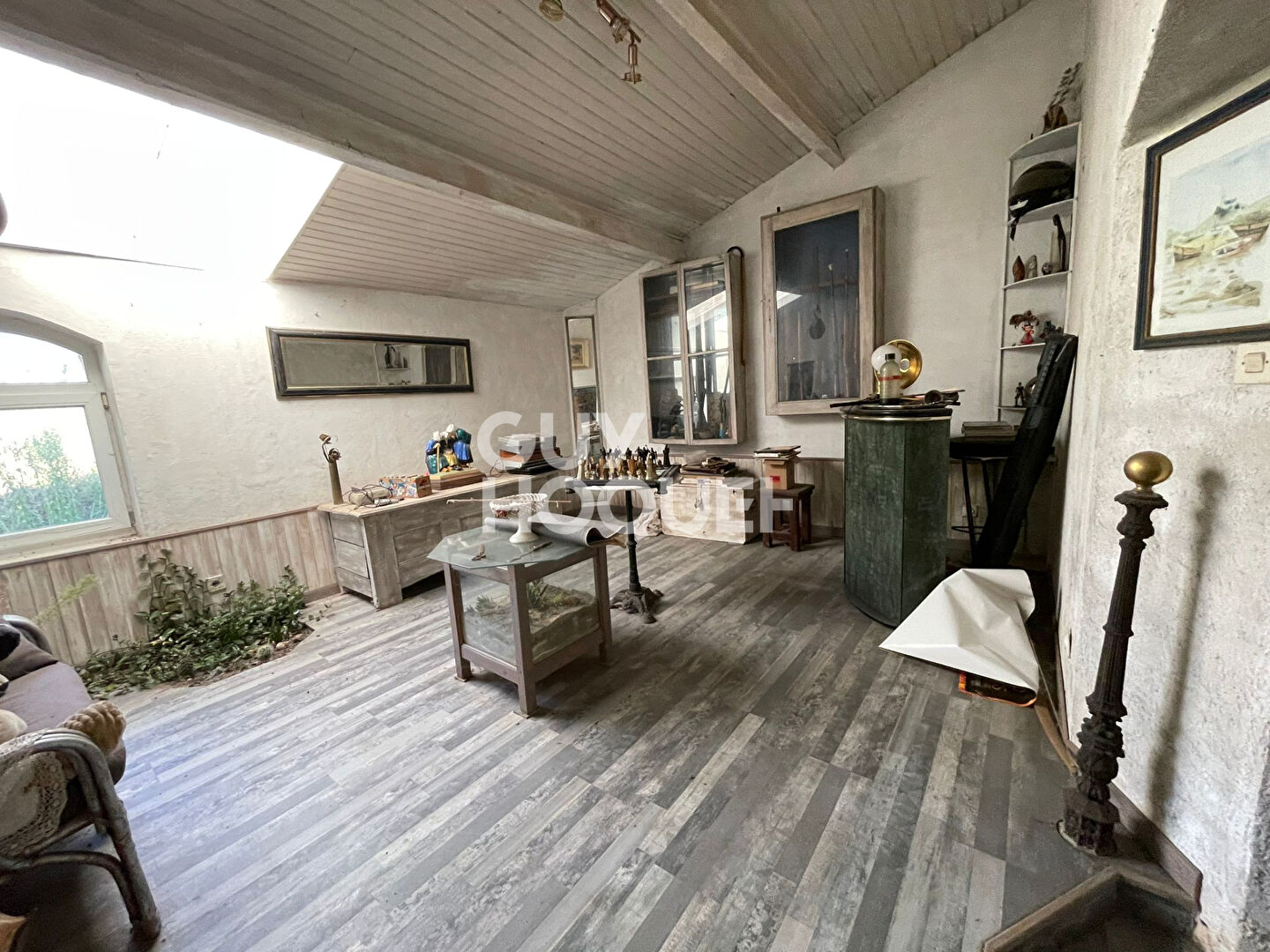 Vaste longère à Vendre à Marzan de plus de 400 m² !