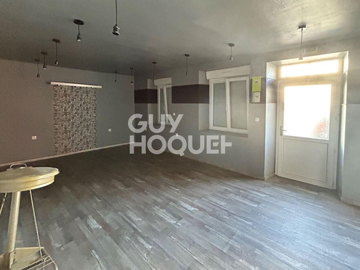 Immeuble à vendre à Moréac - local commercial et appart.4 pièces, 110 m²