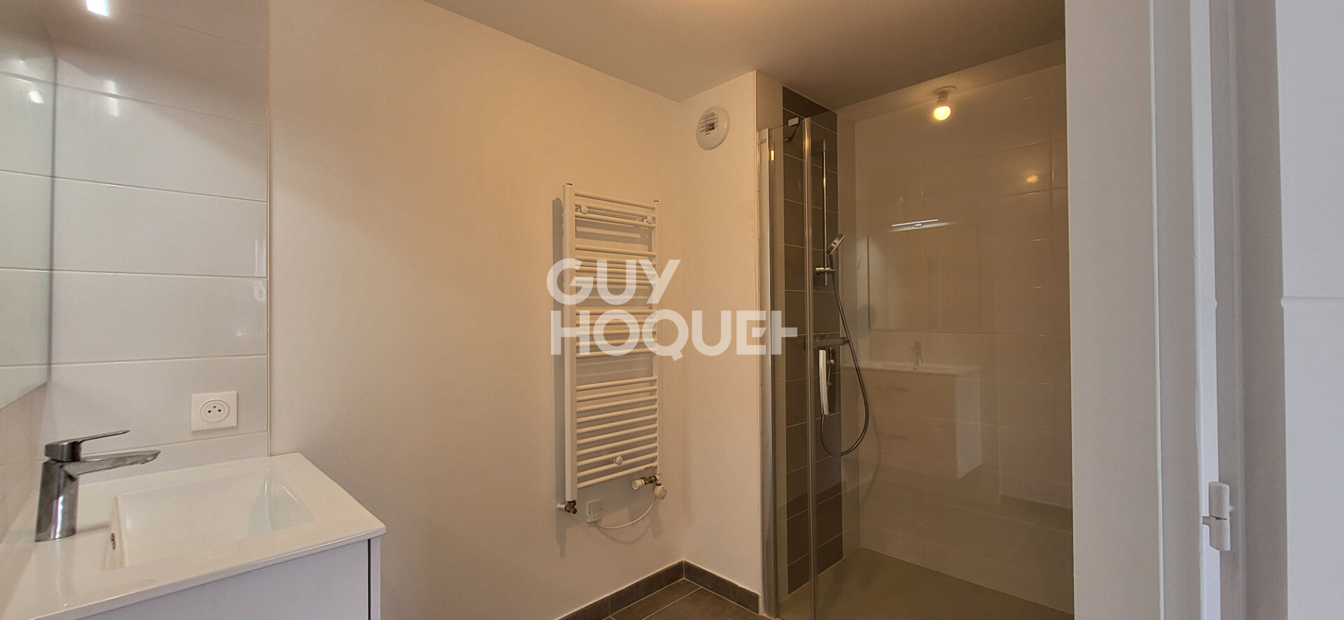 Maison Neuve à Grand Champ : Votre Futur Nid Douillet !