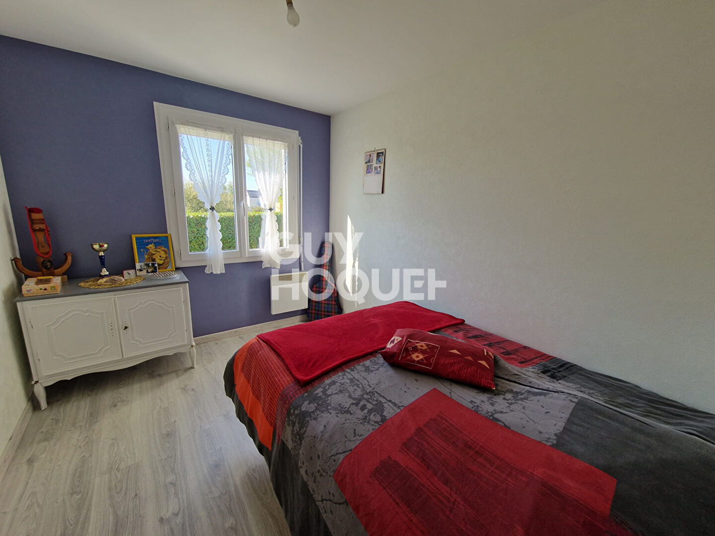 MAISON DANS LE BOURG DE SERENT