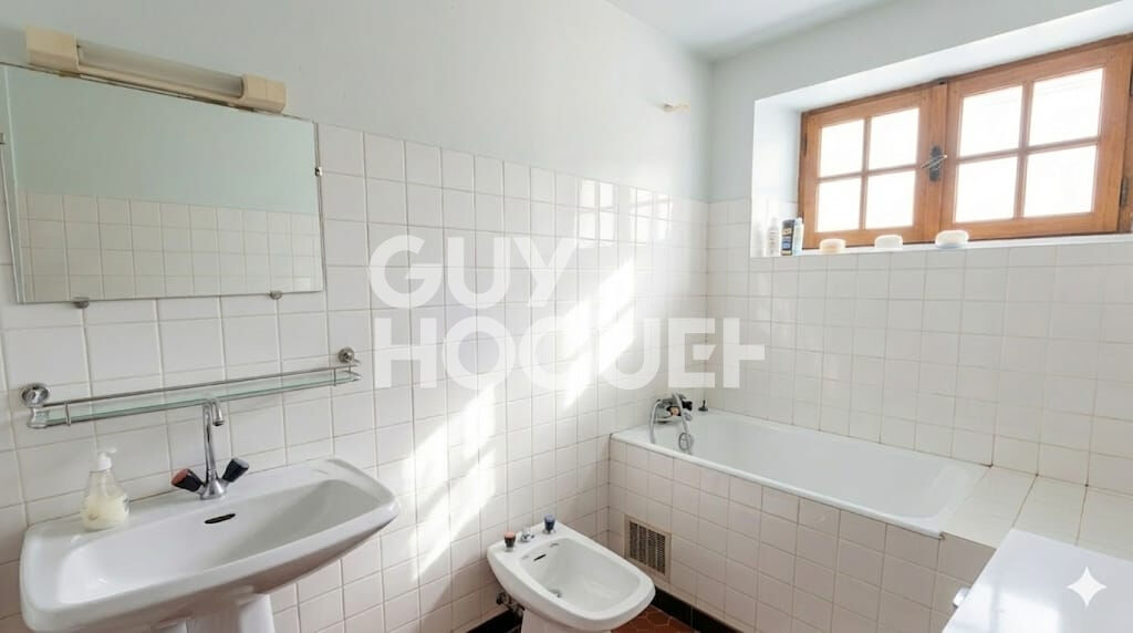 Exclusivité à Brandivy : Charmante maison de 6 pièces à rafraîchir