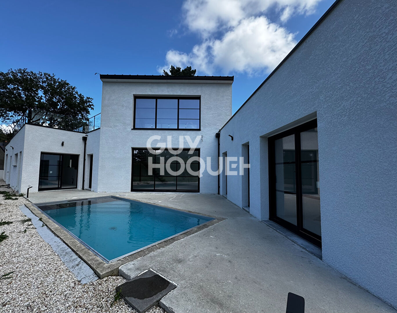 Maison à vendre à NOYALO avec piscine