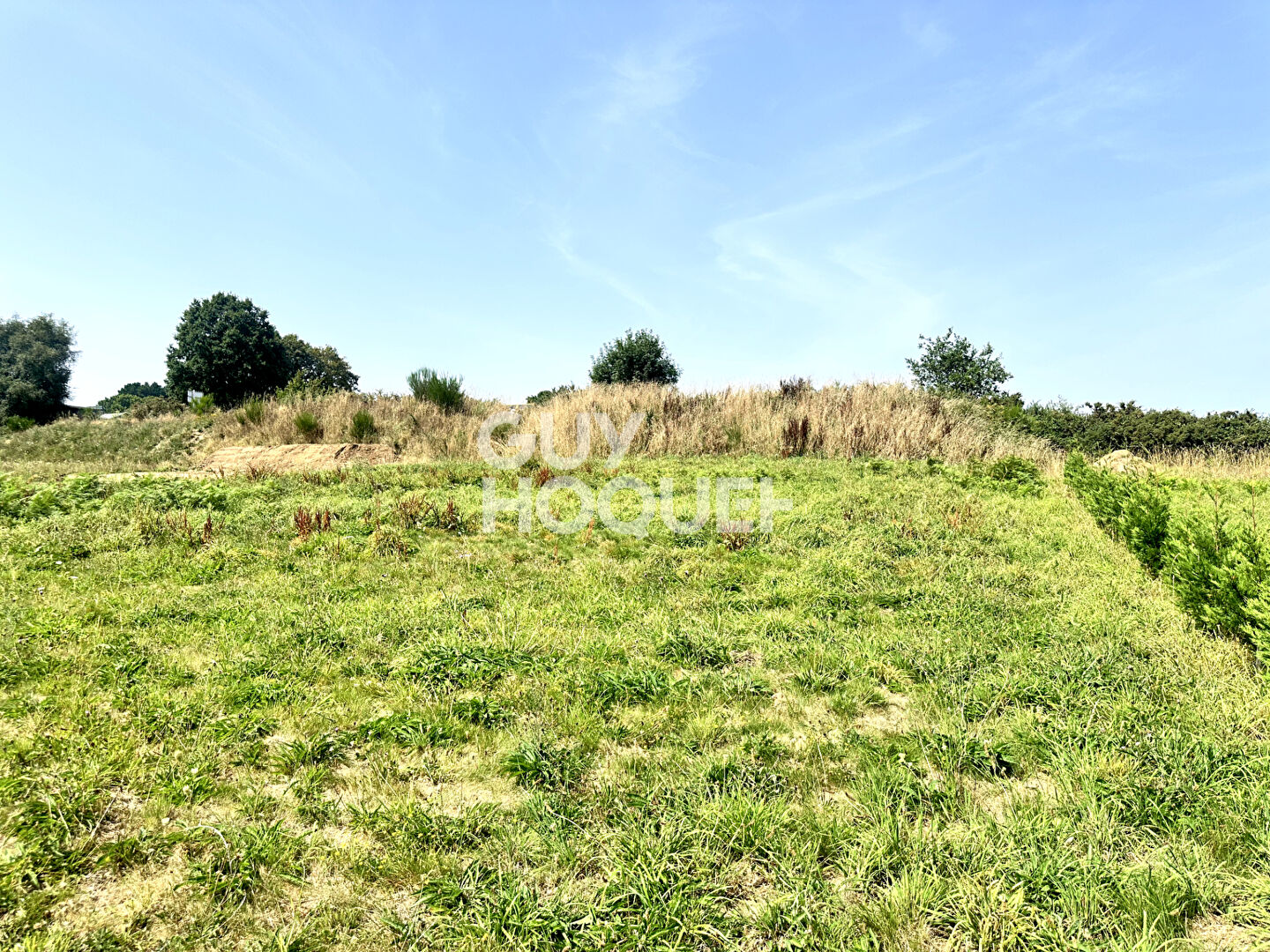 Terrain constructible de 1200 m² à La Vraie-Croix, à moins de 20 minutes de Vannes et 10 minutes de Questembert