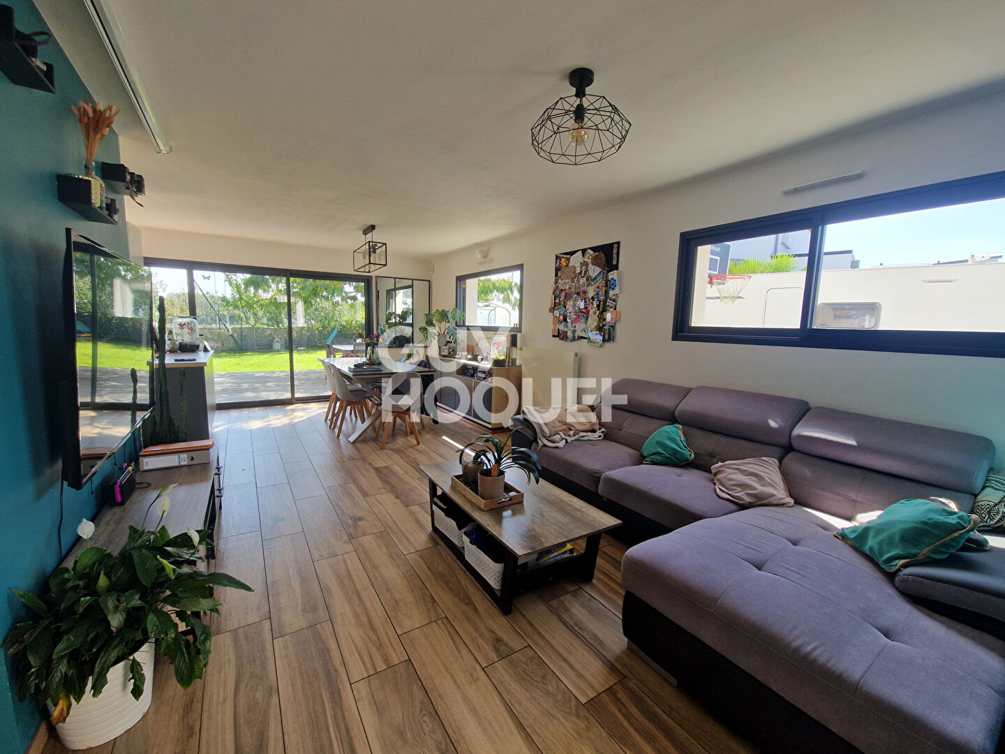 RARE ! MAISON CONTEMPORAINE DANS LE BOURG D'ELVEN