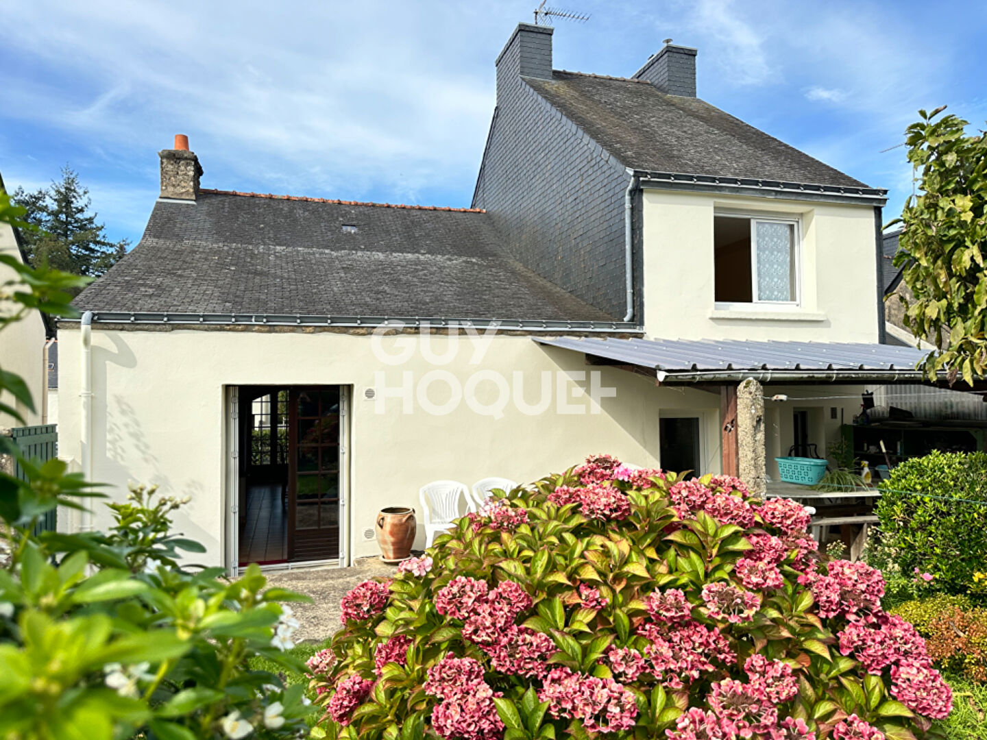 Maison bourg Elven de 78 m² de surface habitable, terrain clos de 451 m², avec un grand potentiel