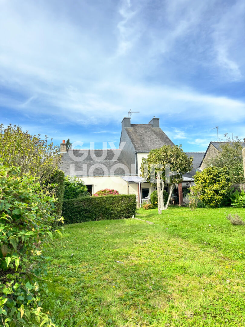 Maison bourg Elven de 78 m² de surface habitable, terrain clos de 451 m², avec un grand potentiel